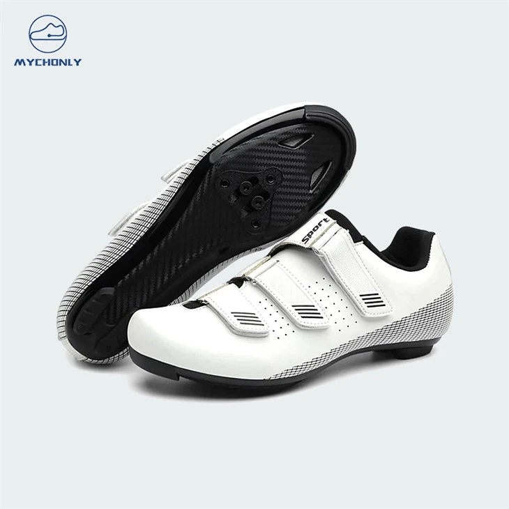 Manque et chaussures de vélo classiques blanches pour les cyclistes à la mode